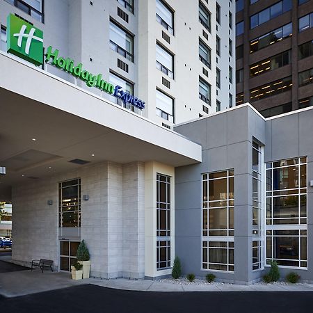 Holiday Inn Express Windsor Waterfront By Ihg Екстер'єр фото
