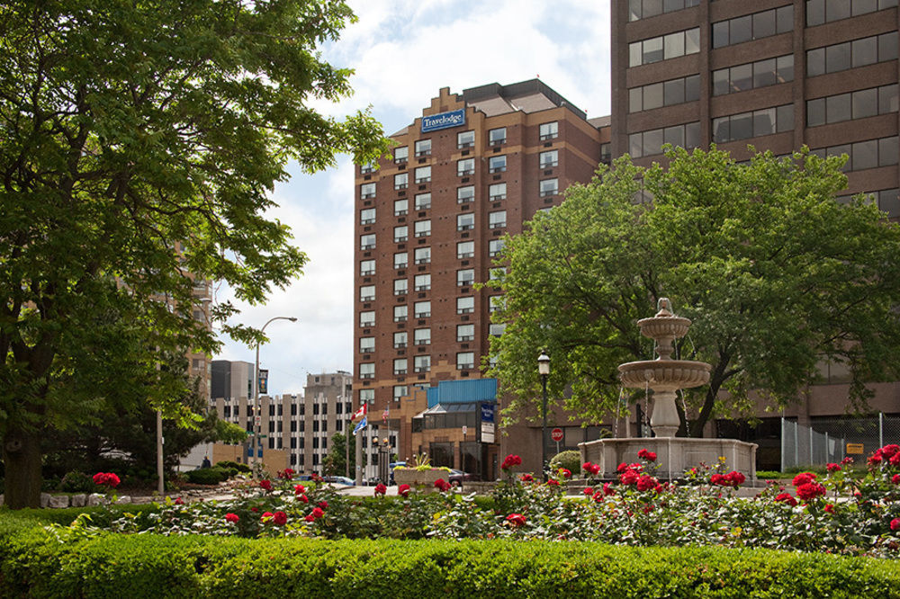 Holiday Inn Express Windsor Waterfront By Ihg Екстер'єр фото